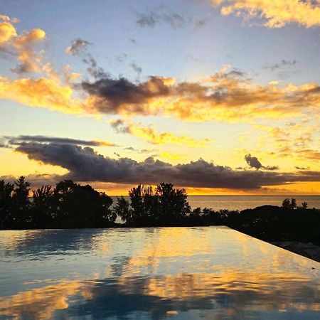 Luxury Penthouse With Infinity Pool & Stunning Sea View Appartement Flic-en-Flacq Buitenkant foto